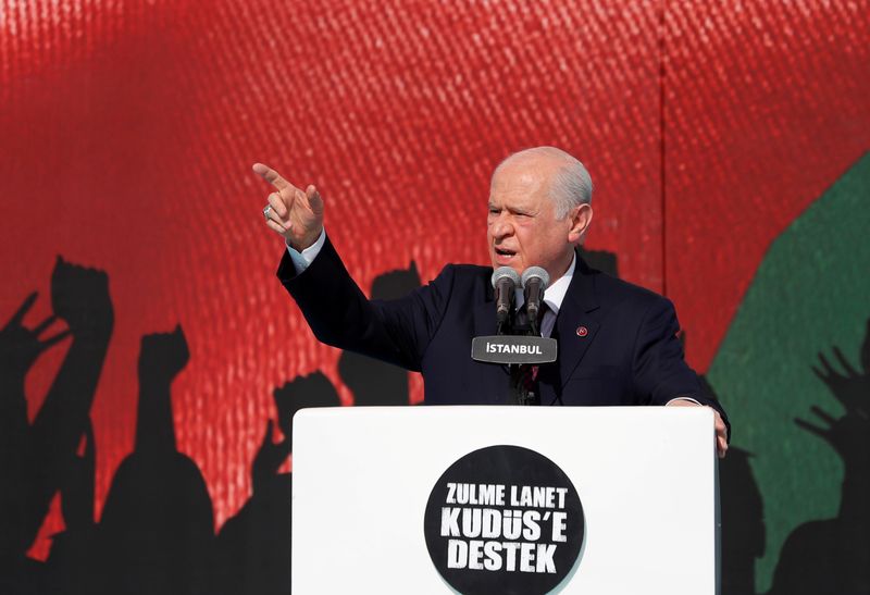 &copy; Reuters. FILE PHOTO: MHP leader Bahceli delivers a speech during a protest against the recent killings of Palestinian protesters on the Gaza-Israel border and the U.S. embassy move to Jerusalem, in Istanbul