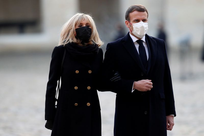 &copy; Reuters. CORONAVIRUS: BRIGITTE MACRON À L&apos;ISOLEMENT