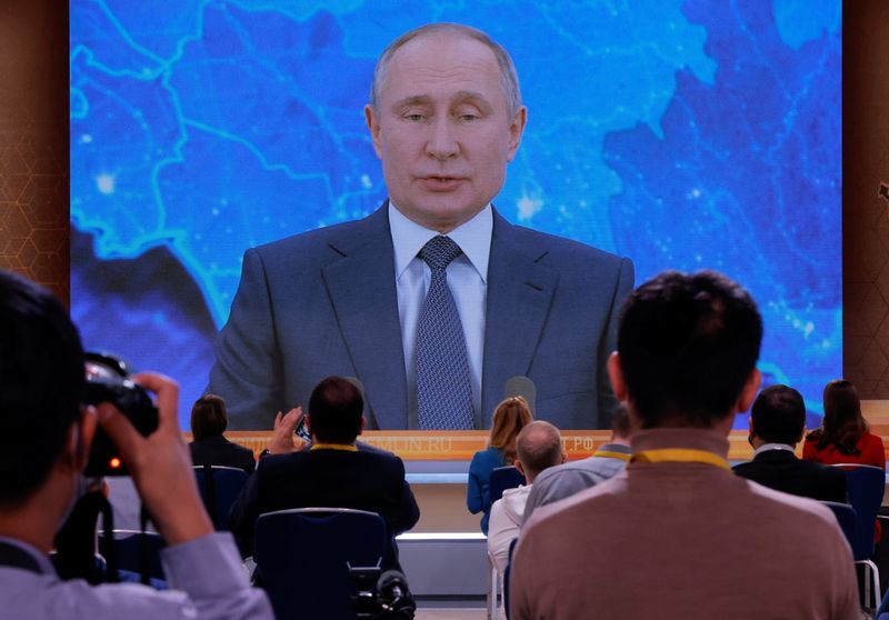 © Reuters. بوتين يقول إنه يأمل أن يُحسن بايدن العلاقات بين روسيا والولايات المتحدة