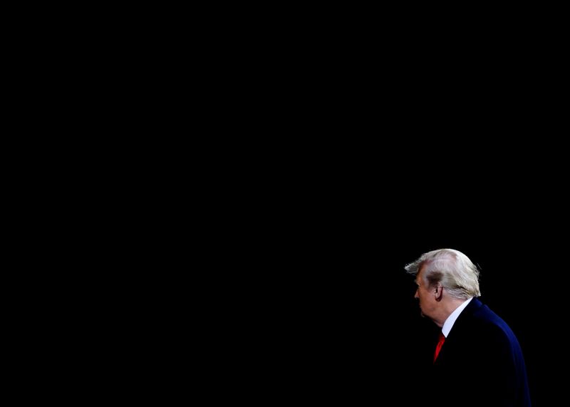 © Reuters. FILE PHOTO: U.S. President Donald Trump campaigns for Republican U.S. senators David Perdue and Kelly Loeffler, in Valdosta, Georgia