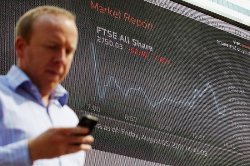 &copy; Reuters. Gráfico do índice FTSE em painel em Londres