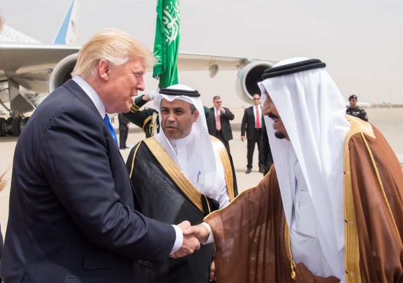 &copy; Reuters. البيت الأبيض: ترامب تحدث هاتفيا إلى عاهل السعودية بشأن الأمن الإقليمي