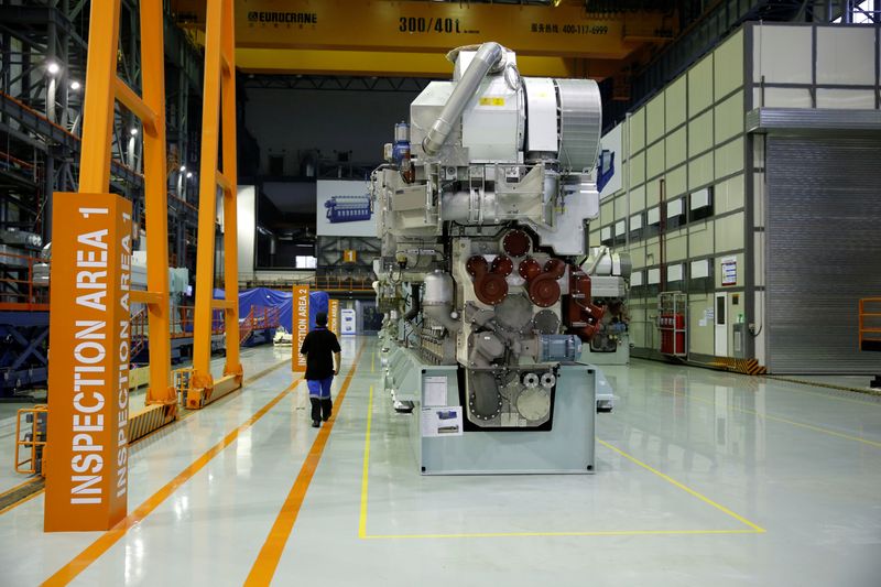 © Reuters. Construção de turbinas em fábrica da Wärtsilä em Xangai, China