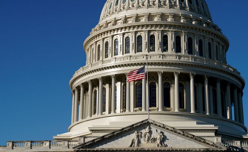 &copy; Reuters. FOTO DE ARCHIVO: La cúpula del Capitolio de los Estados Unidos en Washington, EEUU, el 17 de diciembre de 2020