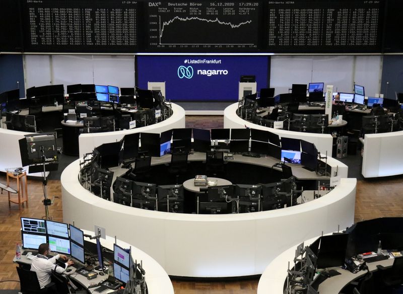 © Reuters. FILE PHOTO:  The German share price index DAX graph is pictured at the stock exchange in Frankfurt