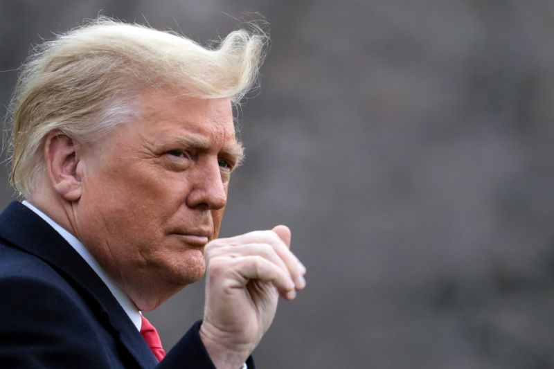 © Reuters. FILE PHOTO: U.S. President Donald Trump departs on travel to West Point, New York from the South Lawn at the White House in Washington