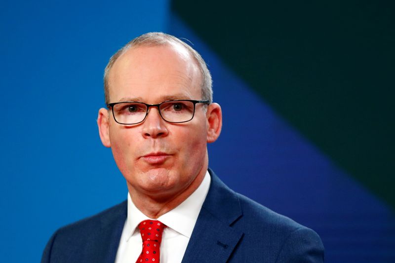 &copy; Reuters. FILE PHOTO: Irish FM Coveney and his German counterpart Maas attend news conference in Berlin