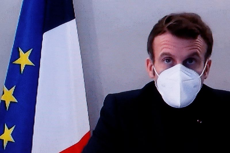 &copy; Reuters. MALADE DU COVID-19, MACRON PRÉSIDE LE DERNIER CONSEIL DES MINISTRES DE 2020