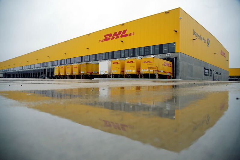 &copy; Reuters. FILE PHOTO: Presentation of a new DHL/Deutsche Post parcel center in Bochum