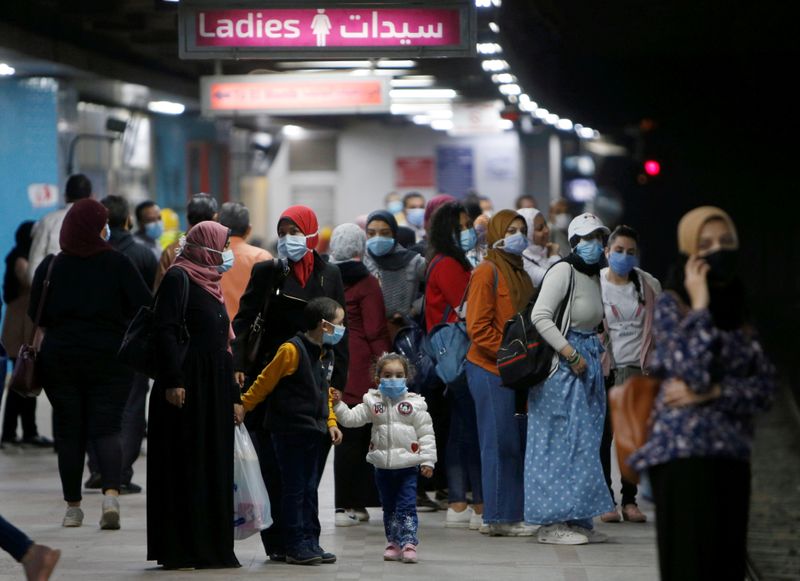 &copy; Reuters. FILE PHOTO: Outbreak of the coronavirus disease (COVID-19) in Cairo