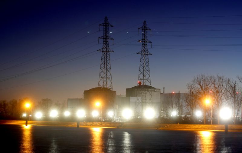 &copy; Reuters. FILE PHOTO: Night view shows Electricite de France nuclear power plant near Fessenheim