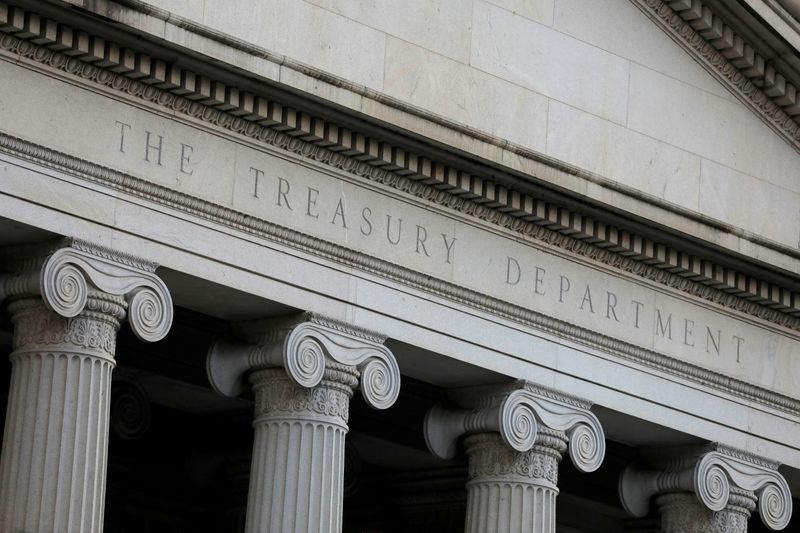 © Reuters. FILE PHOTO: The U.S. Department of the Treasury is seen in Washington, D.C.