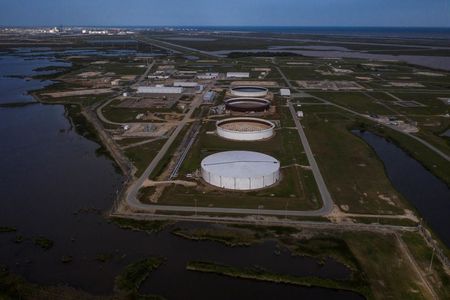 Oil drops as new coronavirus strain triggers demand recovery fears By Reuters