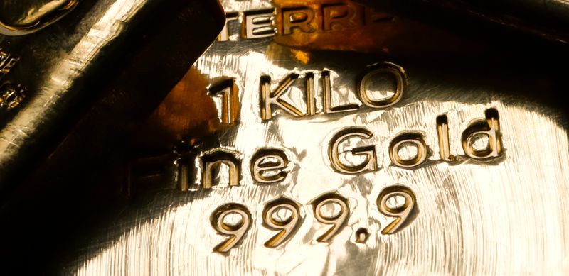 &copy; Reuters. Imagen de archivo de lingotes de oro en la casa de la moneda austriaca, en Viena.