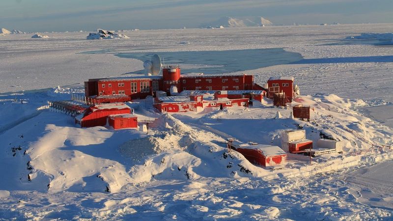 &copy; Reuters. Estação Bernardo O&apos;Higgins, base militar na Antártida