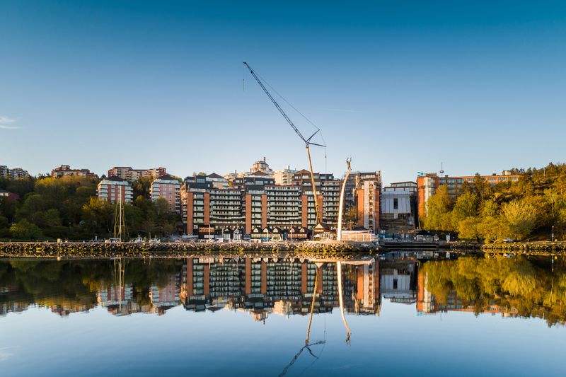 © Reuters. A drone picture shows a development of former office buildings into apartments in Stockholm