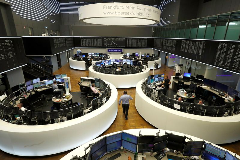 &copy; Reuters. FILE PHOTO: Frankfurt&apos;s stock exchange in Frankfurt reacts on agreed Brexit deal