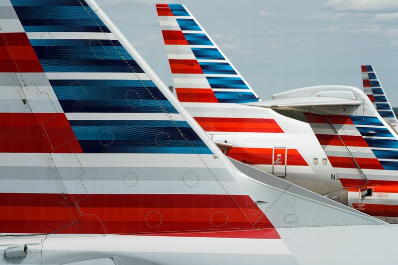 © Reuters. American Airlines planes are parked at the gate during the coronavirus disease (COVID-19) outbreak  in Washington