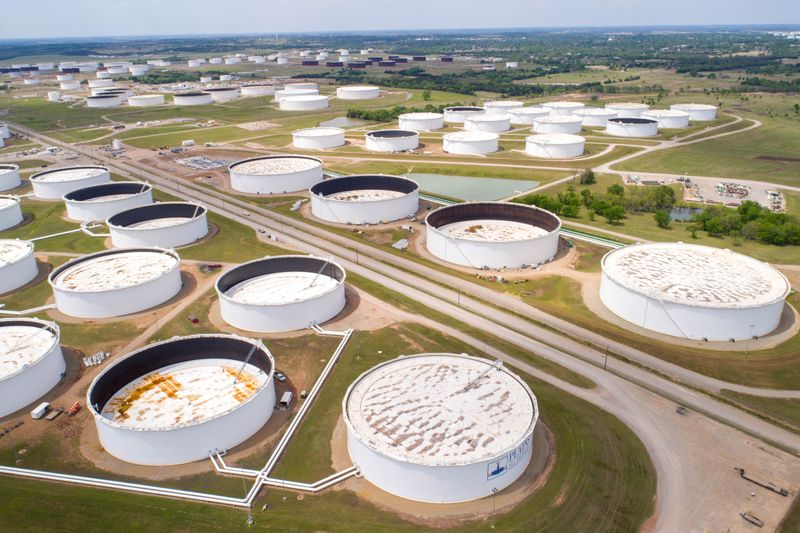 &copy; Reuters. Crude oil storage tanks are seen in an aerial photograph at the Cushing oil hub