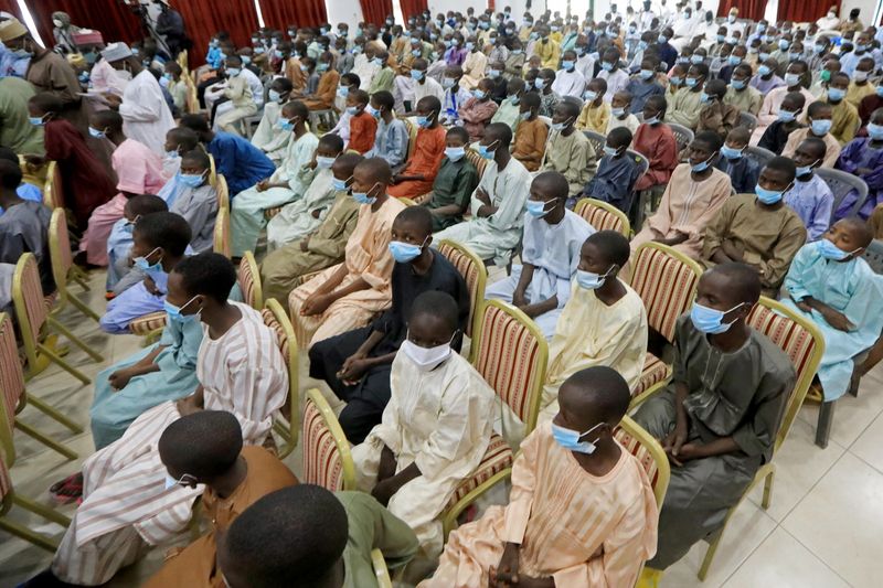 © Reuters. مسؤولون: خطف تلاميذ مدارس في نيجيريا يرجع لنزاعات محلية وليس التطرف
