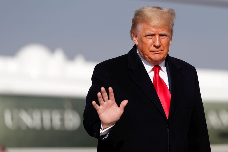 &copy; Reuters. U.S. President Donald Trump boards Air Force One at Joint Base Andrews