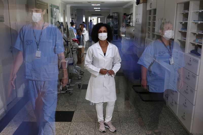 &copy; Reuters. The Wider Image: In Brazil, vaccine trial volunteers hope to save lives