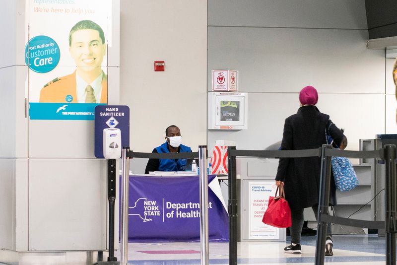 &copy; Reuters. FILE PHOTO: British Airways will screen JFK-bound passengers for coronavirus, New York governor says