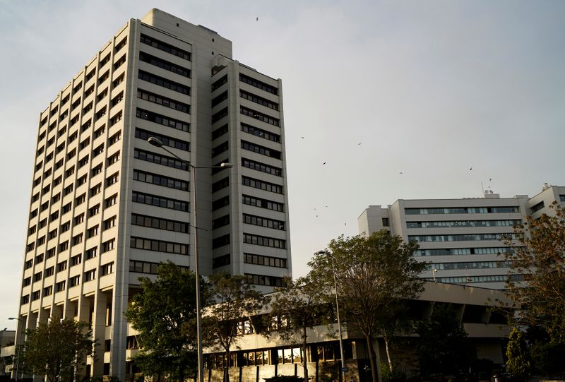 &copy; Reuters. FILE PHOTO: Turkey&apos;s Central Bank headquarters in Ankara