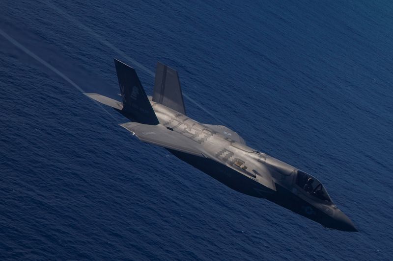 © Reuters. U.S. Marine Corps Lockheed Martin F-35B Lightning II Joint Strike fighter jet during Exercise Valiant Shield 18 in Japan