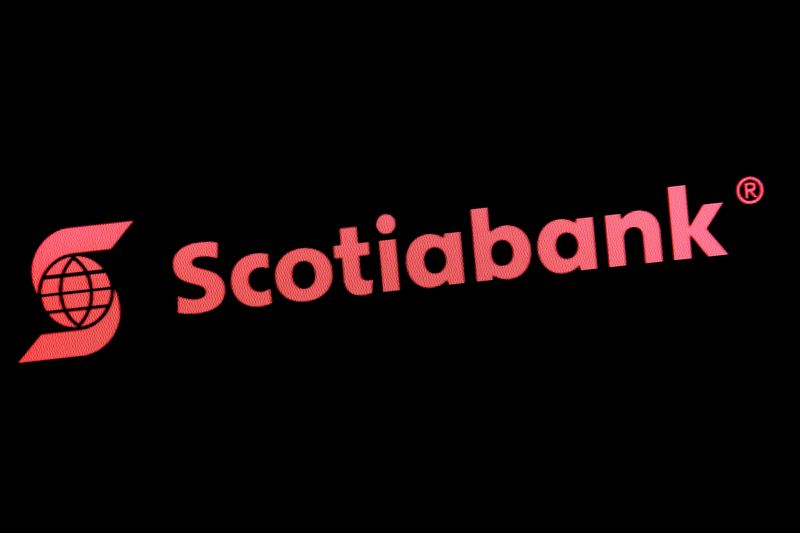 © Reuters. Logo do Scotiabank em painel na bolsa de valores de Nova York, EUA