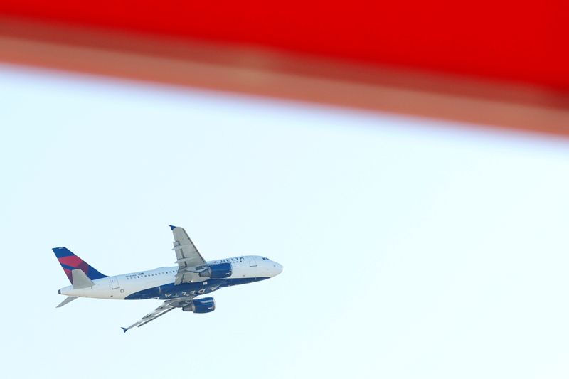 &copy; Reuters. 米環境保護庁、初の航空機排ガス規制案