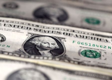 Dollar falls as FX investors look past latest U.S. stimulus delay By Reuters