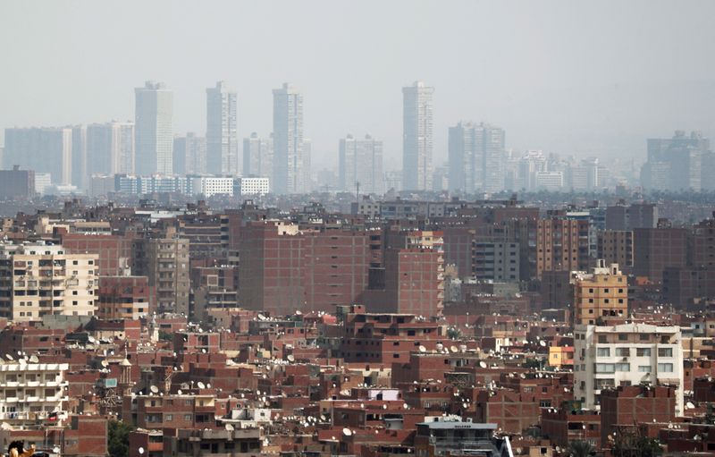 &copy; Reuters. FILE PHOTO: A general view of houses, resident towers, banks and hotels in Cairo