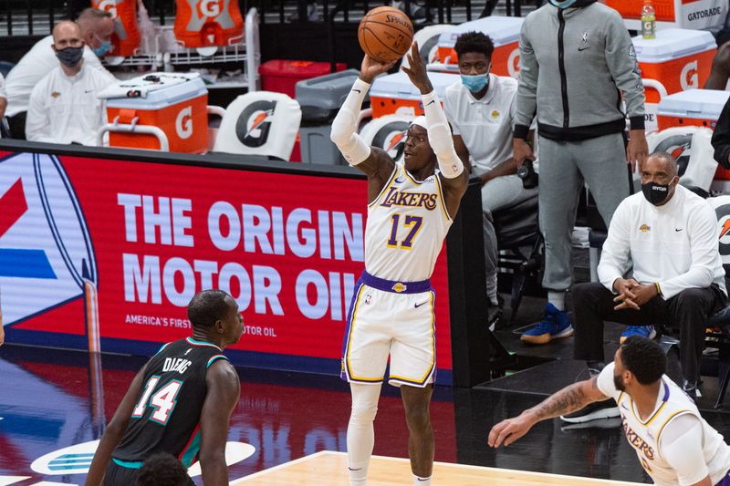 &copy; Reuters. NBA: Los Angeles Lakers at Memphis Grizzlies