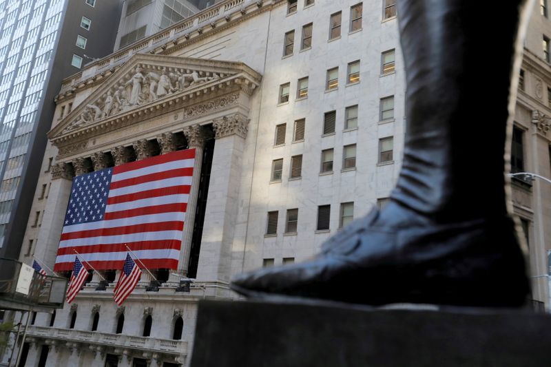 © Reuters. WALL STREET TERMINE LA PREMIÈRE SÉANCE DE L'ANNÉE EN NETTE BAISSE