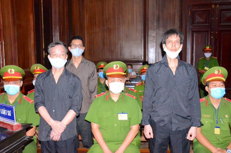 © Reuters. Freelance journalists of the Independent Journalists Association of Vietnam face trial in Ho Chi Minh city