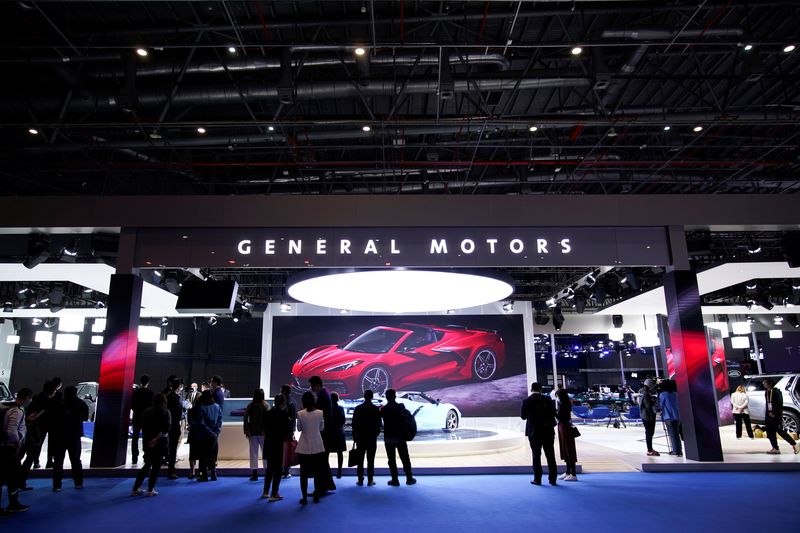 © Reuters. FILE PHOTO: General Motors sign is seen at the third China International Import Expo (CIIE) in Shanghai