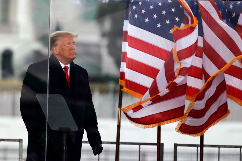 &copy; Reuters. トランプ米大統領、議会侵入の支持者らに自制呼び掛け