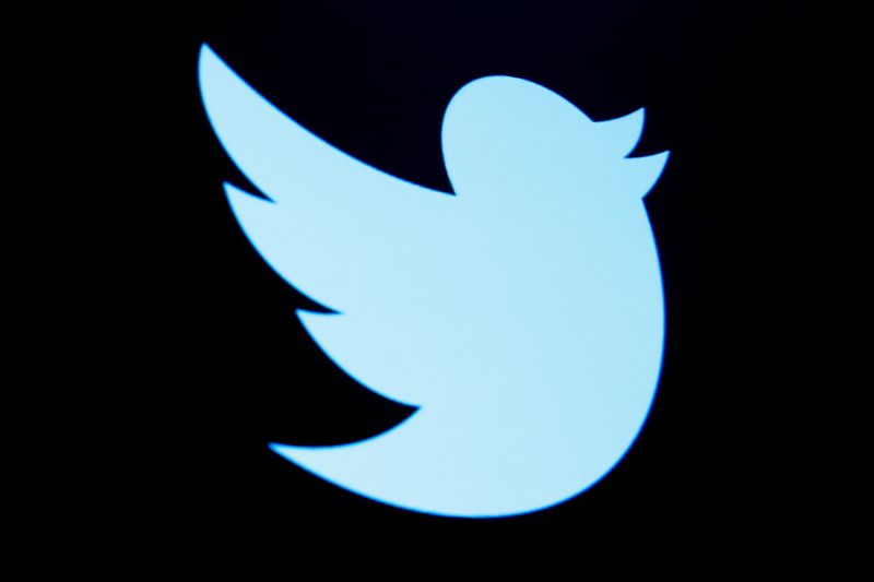 &copy; Reuters. FILE PHOTO: The Twitter logo is displayed on a screen on the floor of the NYSE