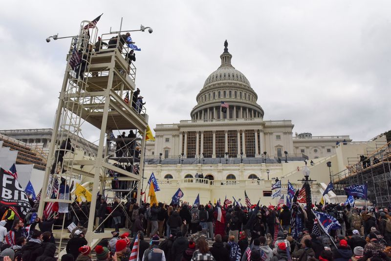 &copy; Reuters. 米民主議員、トランプ氏弾劾法案を準備　支持者の議会侵入受け