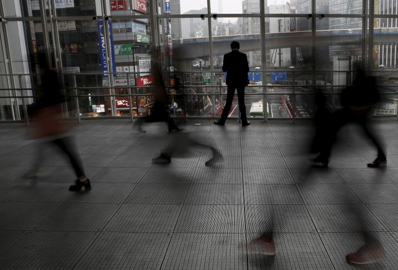 &copy; Reuters. 情報ＢＯＸ：緊急事態宣言、昨年との比較　経済的な影響は限定的か