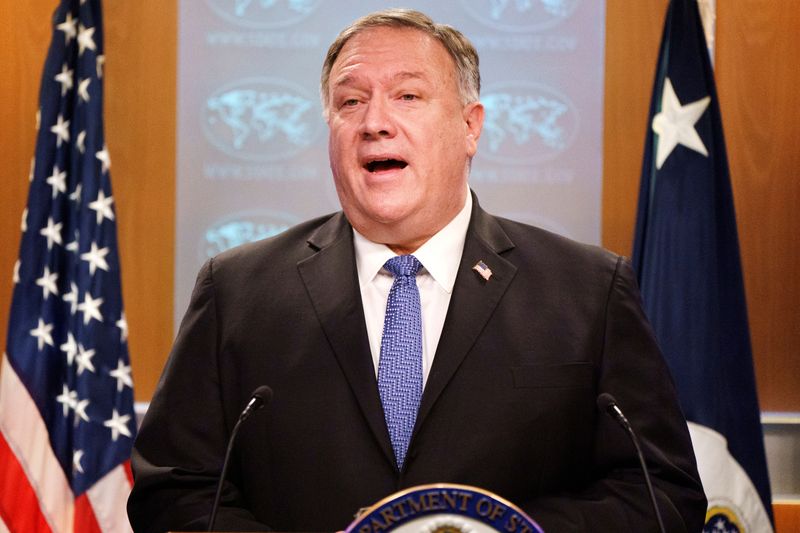 &copy; Reuters. FILE PHOTO: U.S. Secretary of State Mike Pompeo gives a briefing to the media