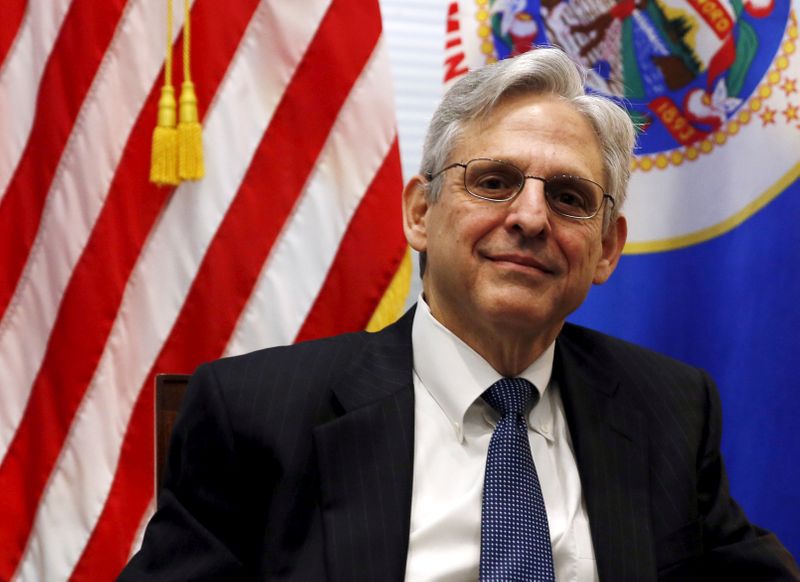 © Reuters. FILE PHOTO: President Obama's Supreme Court nominee Merrick Garland meets with Minnesota Senator Franken on Capitol Hill in Washington