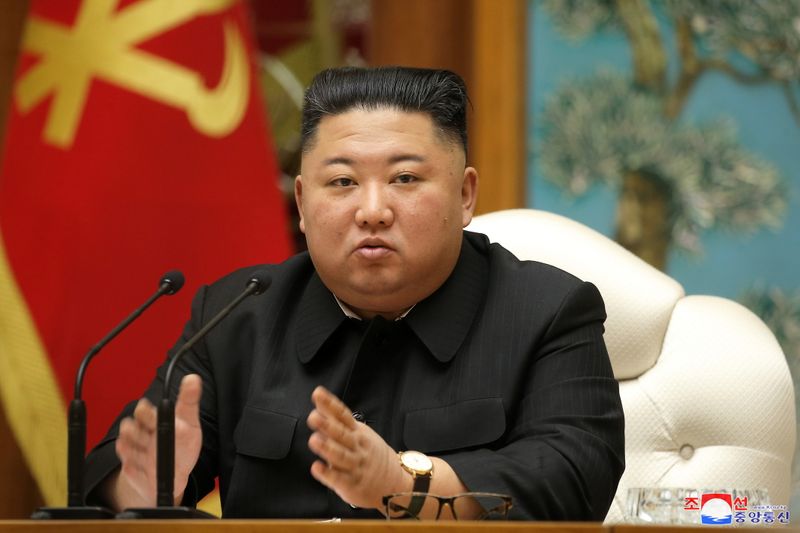 © Reuters. North Korean leader Kim Jong Un attends a meeting in Pyongyang