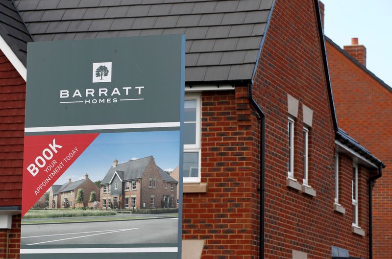 © Reuters. An advertising board of Britain's largest homebuilder Barratt Developments is pictured in Aylesbury