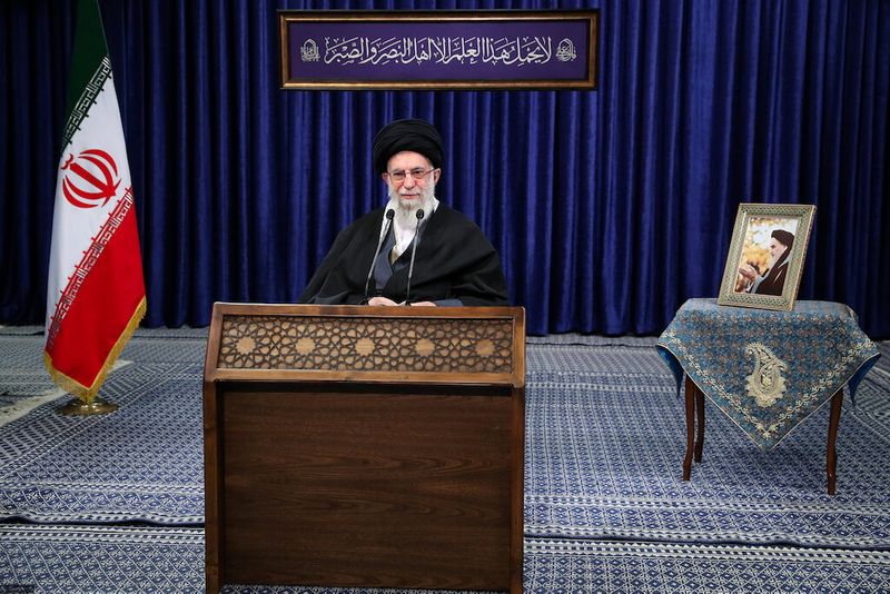 © Reuters. Iran's Supreme Leader Ayatollah Ali Khamenei delivers a televised speech, in Tehran