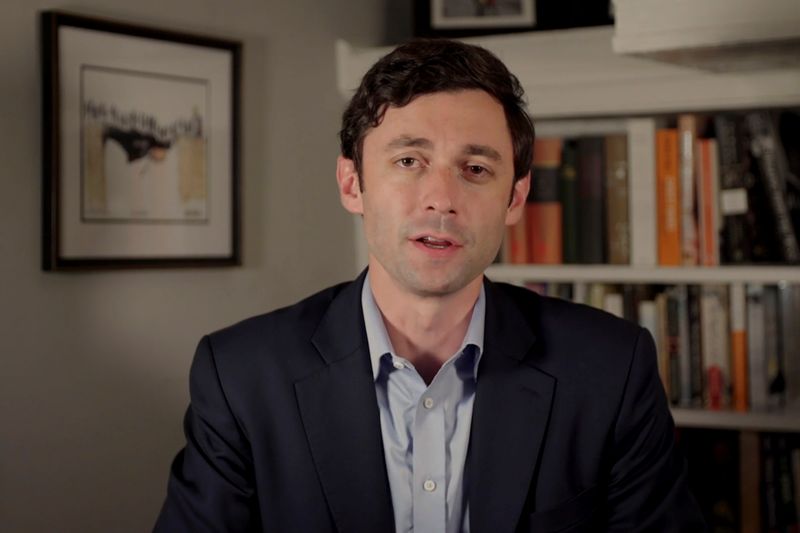 © Reuters. FILE PHOTO: Democratic U.S. Senate candidate Jon Ossoff speaks after the runoff election