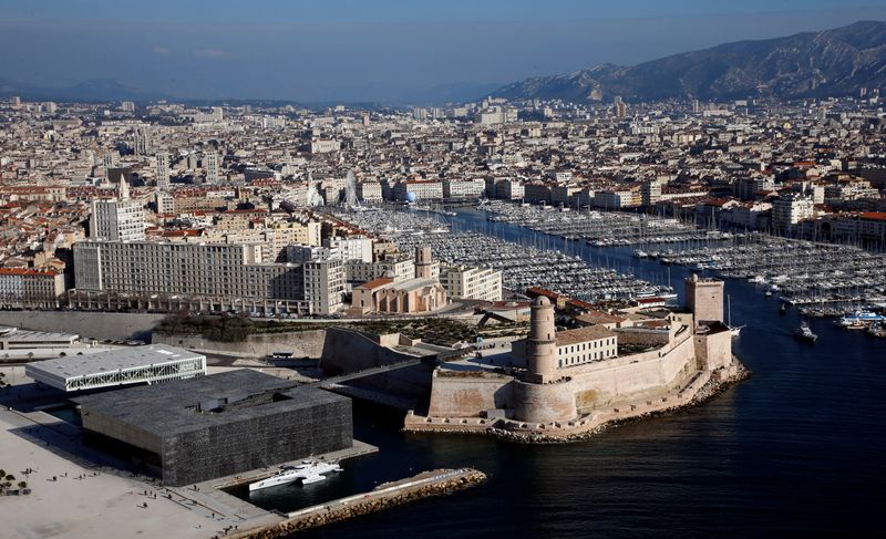 © Reuters. COVID-19: SEPT NOUVEAUX CAS POSITIFS AU VARIANT BRITANNIQUE À MARSEILLE