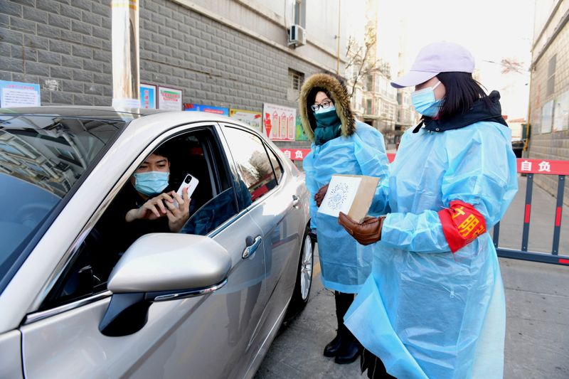 &copy; Reuters. 中国のコロナ新規感染者、5カ月余りで最多　黒竜江省で封鎖措置