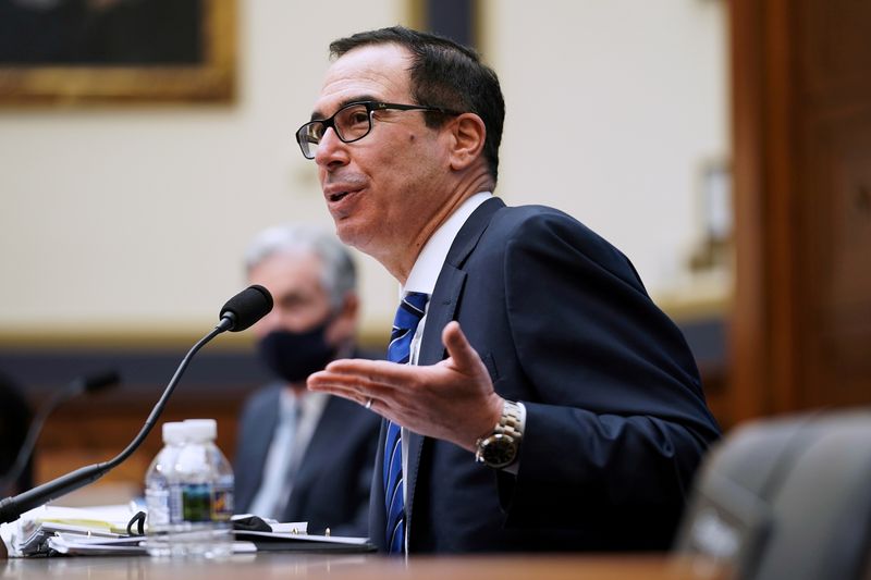 &copy; Reuters. FILE PHOTO: Oversight of Treasury Department&apos;s and Federal Reserve&apos;s Pandemic Response hearing in Washington